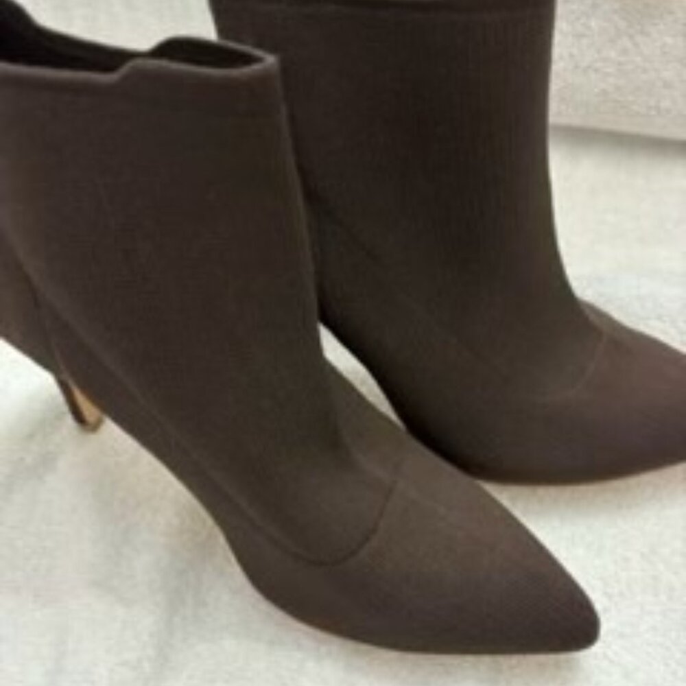 Cushionair "Gipsee" knit booties in chocolate brown NWOT Size 9